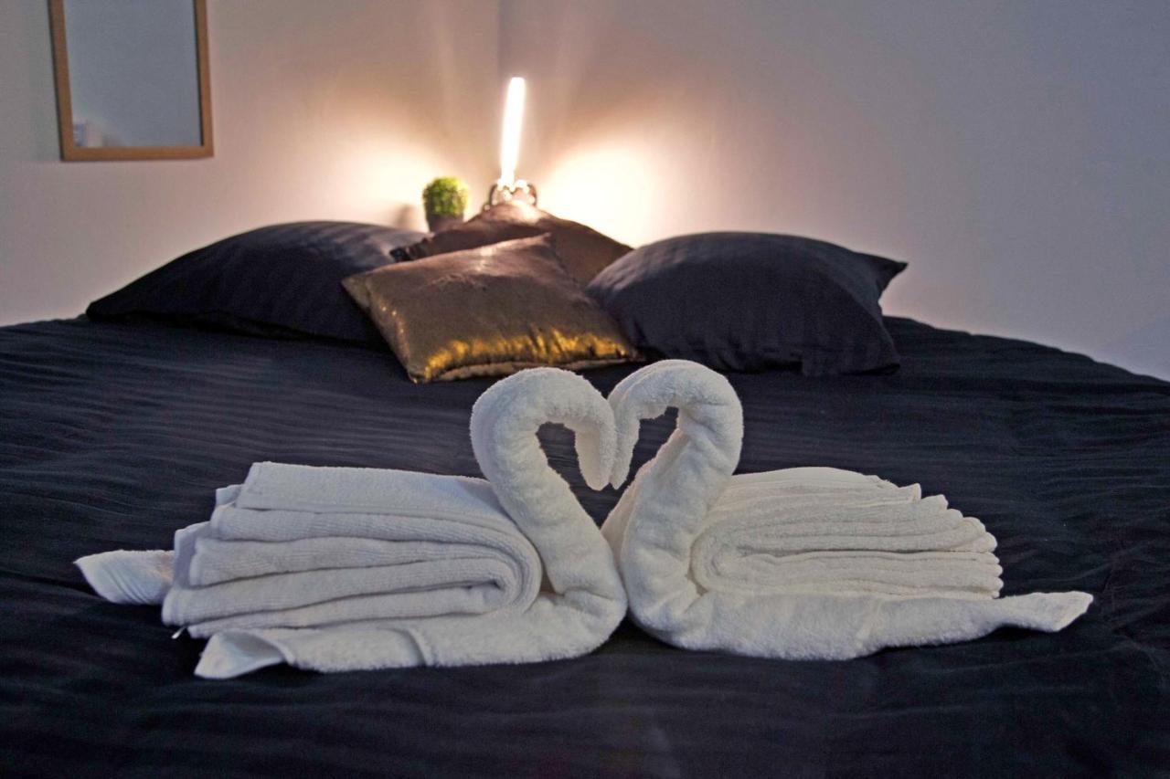 Suite Jacuzzi Privatif Plage Des Catalans Marseille Bagian luar foto